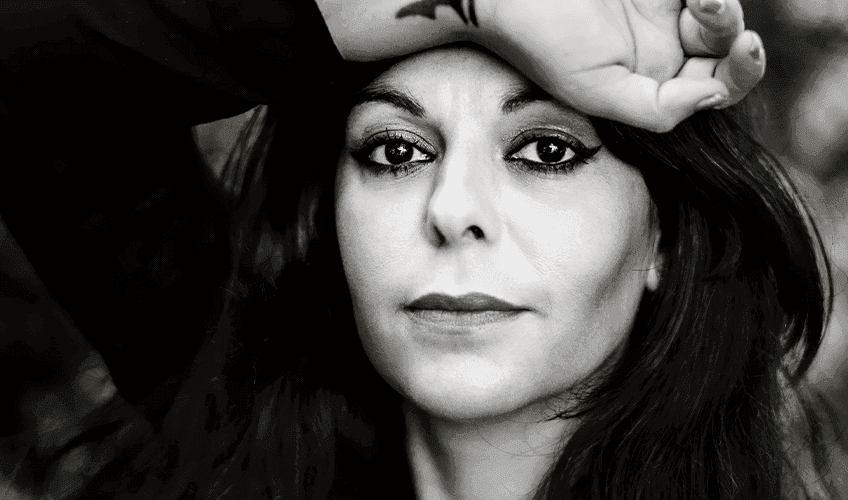 portræt af Shadi Angelina Bazeghi