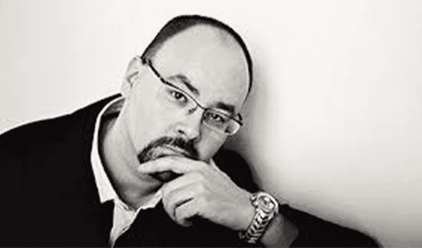 portræt af Carlos Ruiz Zafon