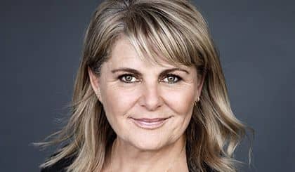 portræt af sara blædel