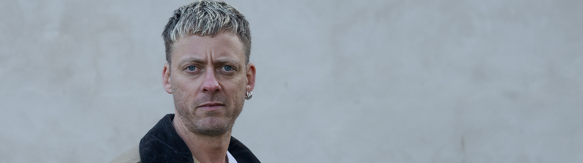 portræt af Theis Ørntoft