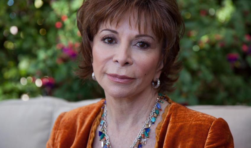 Portrætfoto af Isabel Allende